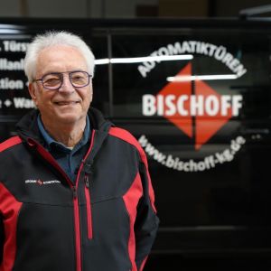 Ralf Bischoff, Geschäftsführer der R. Bischoff GmbH + Co. KG, berät zu innovativen Automatiktürlösungen für moderne Gebäude.