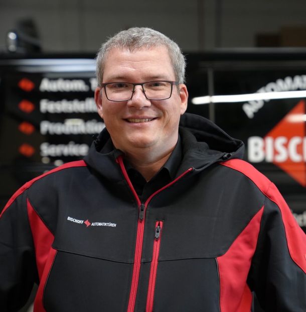 Lars Bischoff ist als Datenschutzbeauftragter für die R. Bischoff GmbH + Co. KG tätig. Er ist unter der Telefonnummer 05108-9199-21 sowie per E-Mail unter datenschutz@bischoff-kg.de erreichbar. 