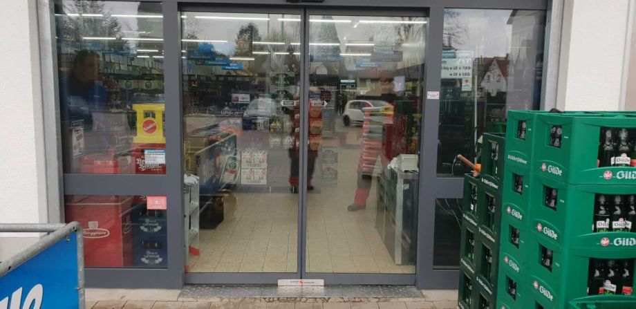 Der Aushebeschutz mit Pilzkopfverriegelung RC2 und einbruchsicheren Schlössern, schützt effektiv vor dem Auf- und Aushebeln von Türflügeln, ergänzt durch einbruchsicheres Glas erreichen Ihre Schiebetüren die hohe Widerstandsklasse RC2 oder RC3.